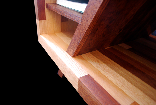 Shelf / Leg Detail