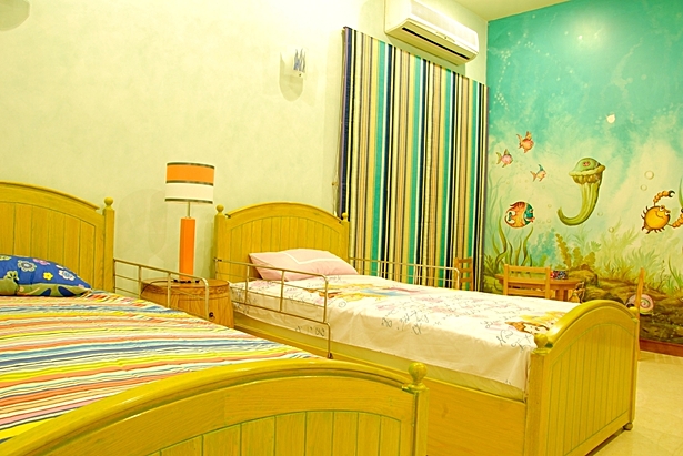 Kid's bedroom