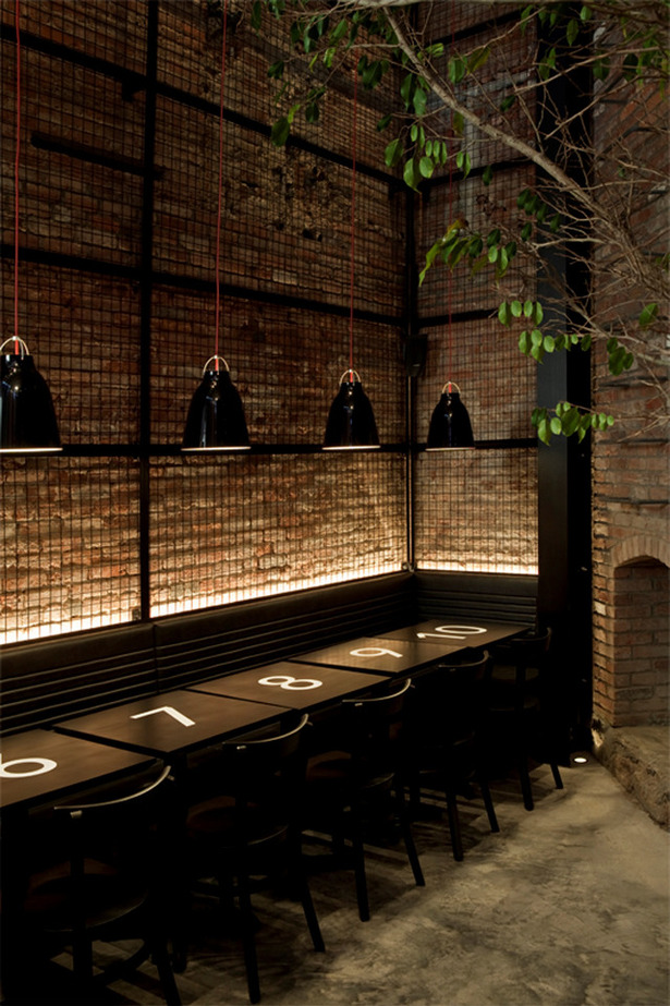 Tartinery Nolita - Caravaggio Black pendants