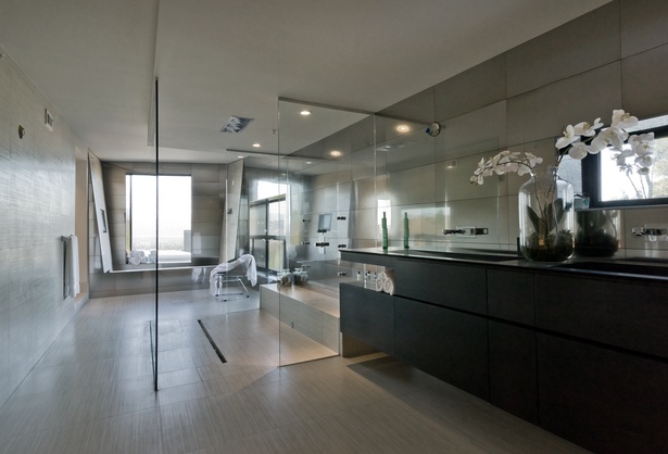 View of master bathroom towards window (photo: Imeh Akpanudosen)