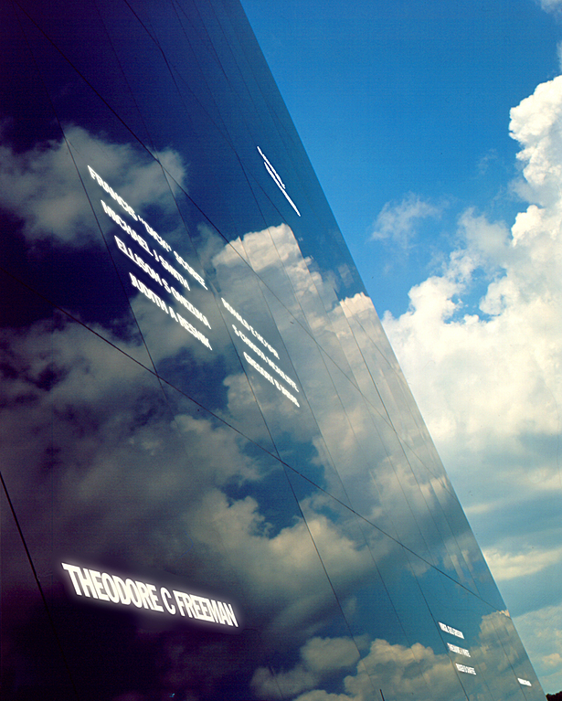 photo : JPA // design under HHPJ