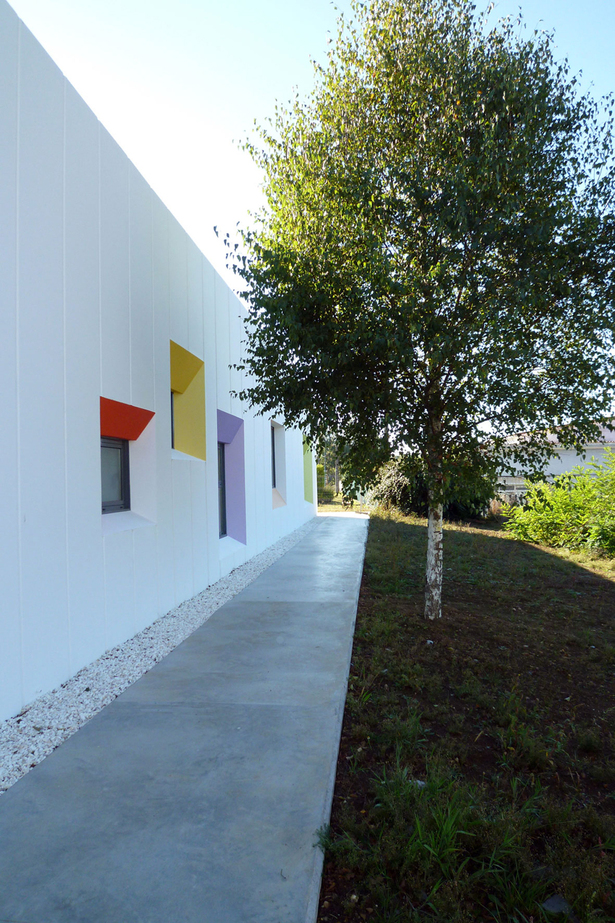 Nursery School in Curtis, A Coruña (Spain) NAOS ARCHITECTURE