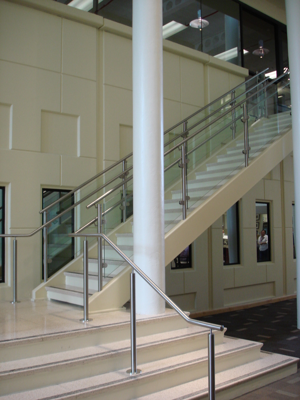 Atrium connecting both buildings
