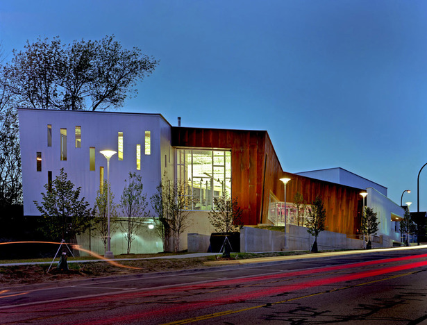 Ann Arbor District Library - Traverwood Branch (Image: inForm Studio)