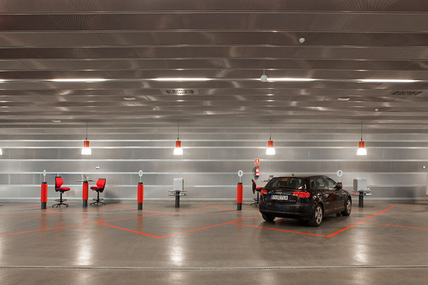 Centro de servicio del automóvil. Madrid