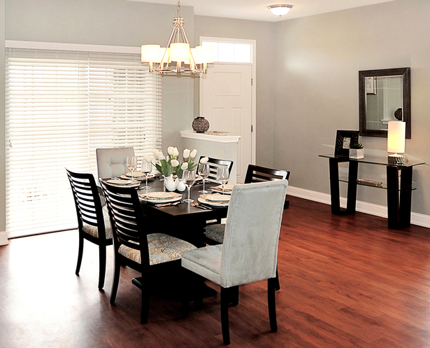 Dining Area & Foyer