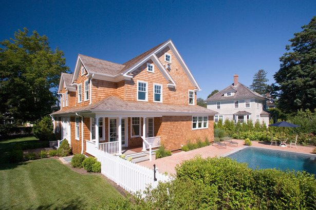 Rear view showing roofline
