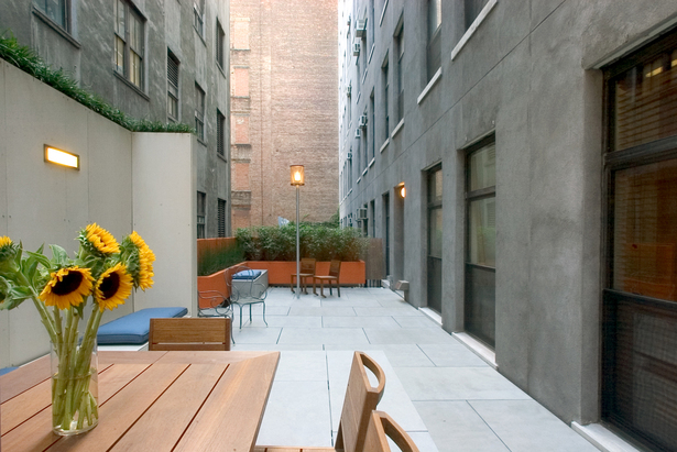 CHELSEA ROOF TERRACE – Dining and sitting areas