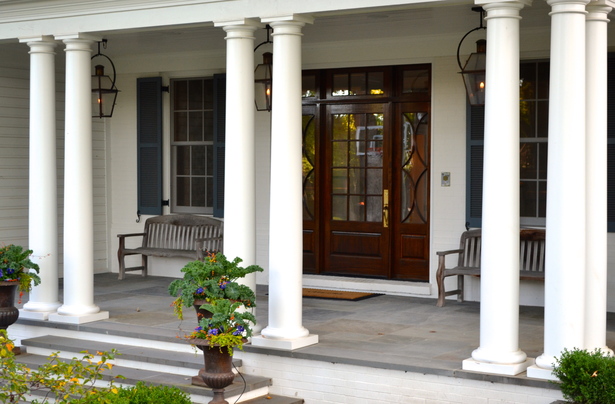 Side Entrance, Gas Lanterns