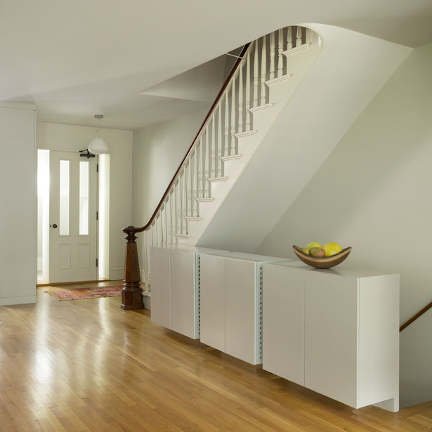 Entryway toward Front of House