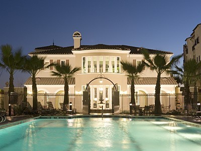 Pool & Clubhouse
