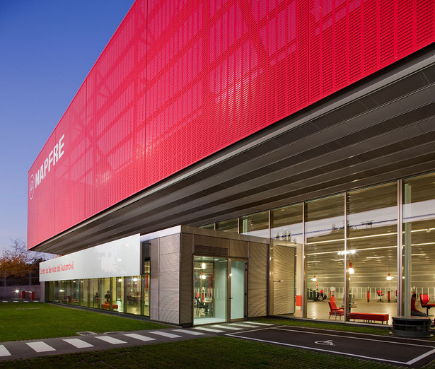 Centro de servicio del automóvil. Madrid