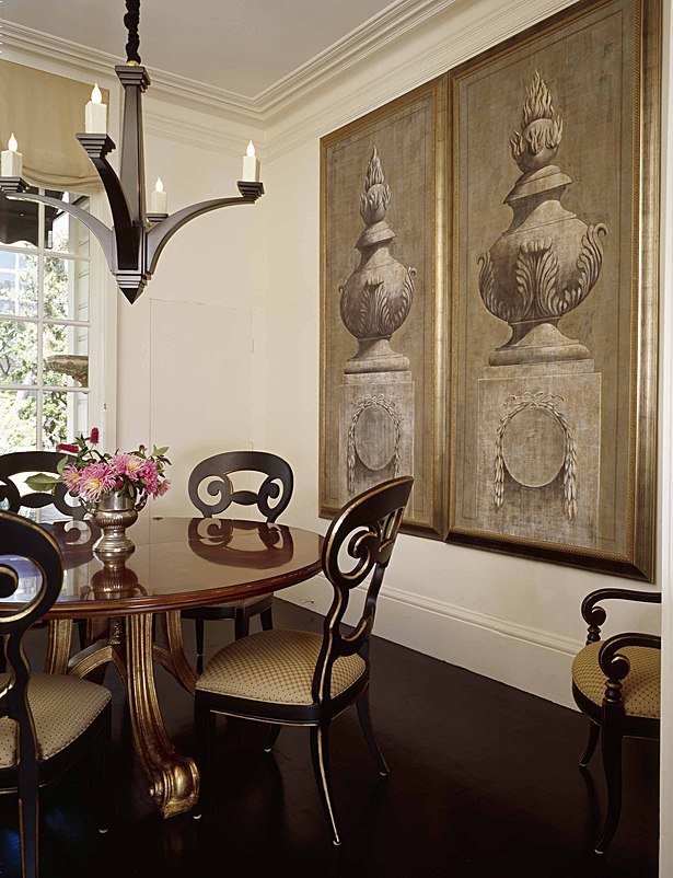 Dining room. Italian theater panels.