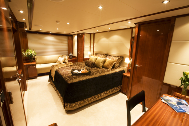 Master Stateroom - Midships