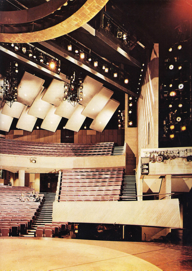 Oliver, The View from the Stage