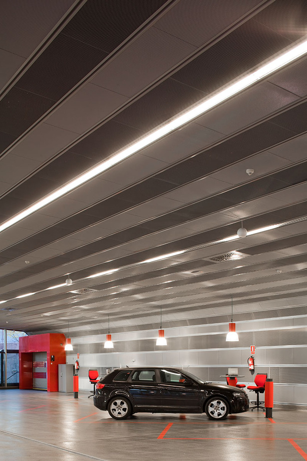 Centro de servicio del automóvil. Madrid