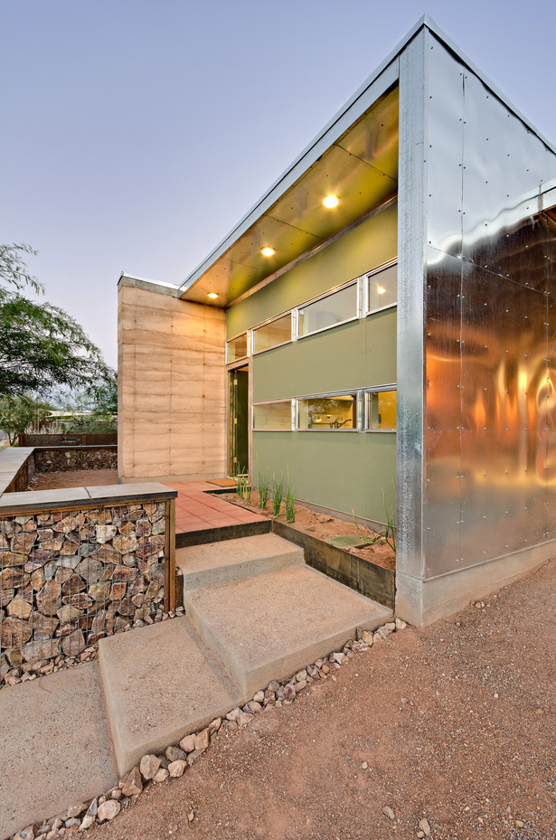 finished front entrance (photography by Liam Frederick)
