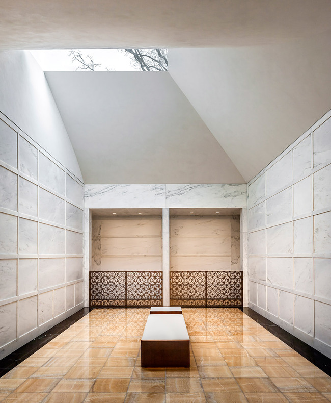 PUBLIC SPACE: Lakewood Cemetery Garden Mausoleum by HGA (Photo: Paul Crosby)
