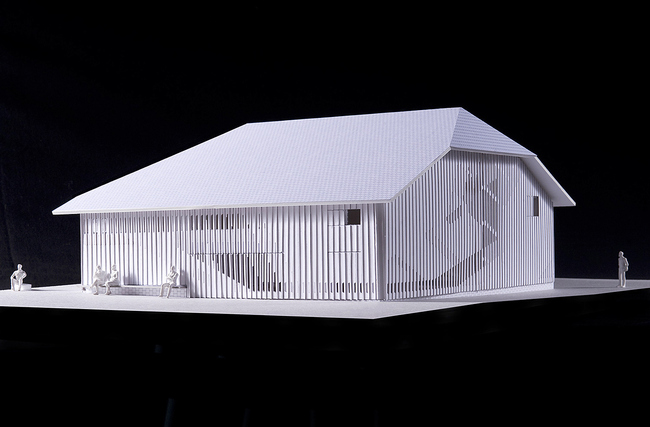 The openings are concealed inside the thick cladding device. (Photo: Stéphane C.)