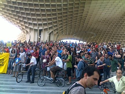 Here is a photo at the newly inaugurated Parasol by J Mayer H in Seville.