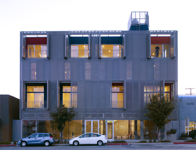 Cherokee Lofts in Hollywood, CA by Gwynne Pugh Urban Studio