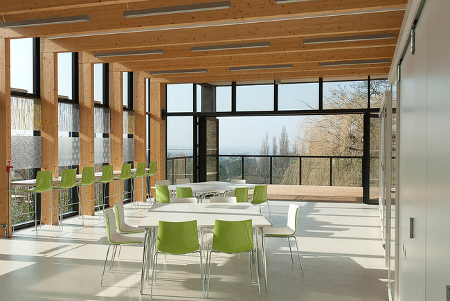 Timber glulam structure of the seminar/teaching space and terrace looking north (Photo: Michael Harding)