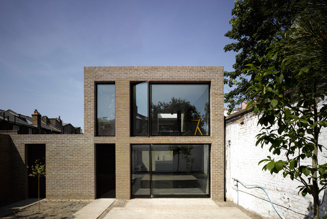 Kings Grove, London SE15 (private house) by Duggan Morris Architects (Photo: Edmund Sumner)