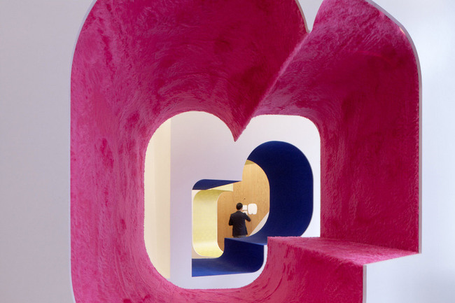 Bureau Spectacular: Three Little Worlds (Photo: Daniel Hewitt)
