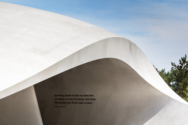 Photo: HG Esch