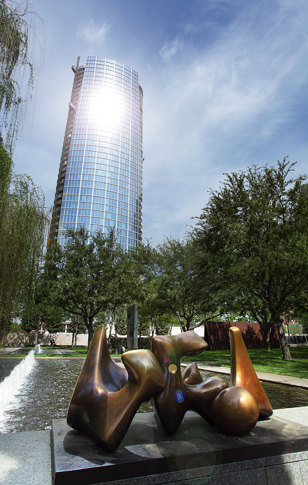 In March, the tower’s reflection raised the temperature in the Nasher garden to 103 degrees. Photography by Scott Womack