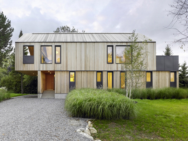 Maison Glissade in Collingwood, Canada by AKB-Atelier Kastelic Buffey