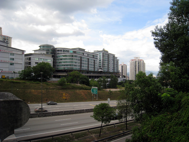 Solaris Mont Kiara - oblique view of long side via tonystefan
