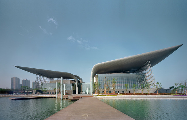 The building as seen from the boat pier (Photo: Jussi Tiainen)