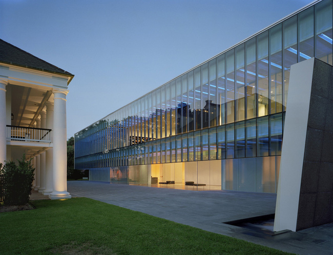 Paul & Lulu Hilliard University Art Museum by Eskew+Dumez+Ripple