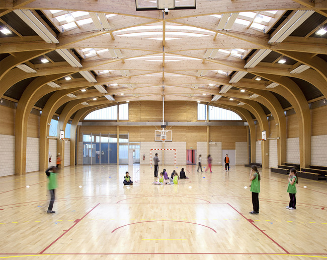Gymnasium Regis Racine in Drancy, France by ATELIER D'ARCHITECTURE ALEXANDRE DREYSSÉ & Sébastien Muller (Photo: Guillaume Clement / Atelier Dreyssé)