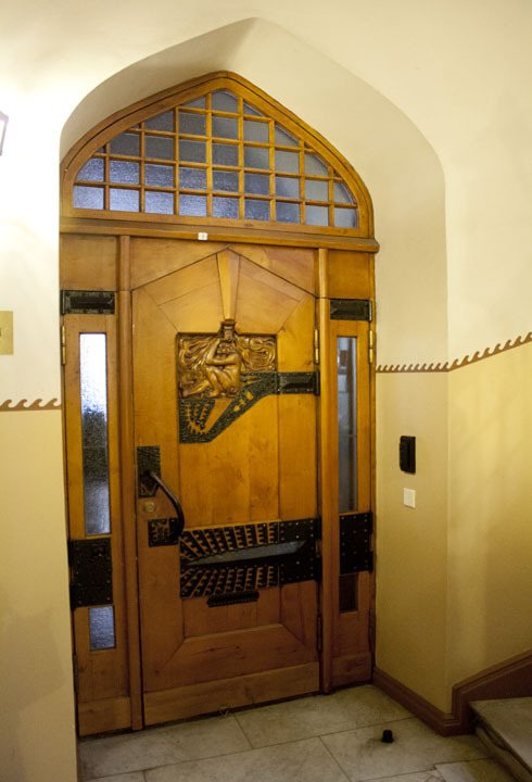 Eliel Saarinen door in Finnish National Romantic style