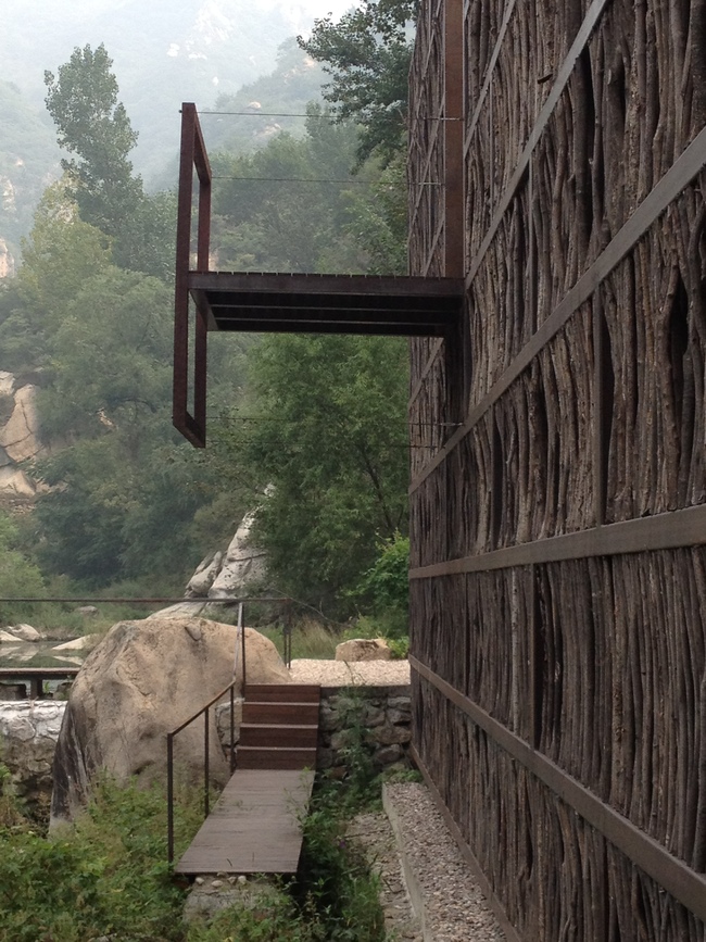 Balcony facing the mountains