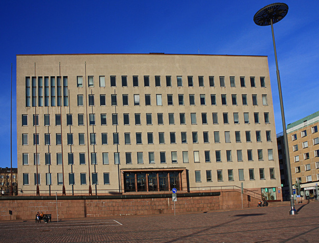 30's Functionalism of PE Blomstedt. A strictly regulated façade right from Corbusier's playbook.