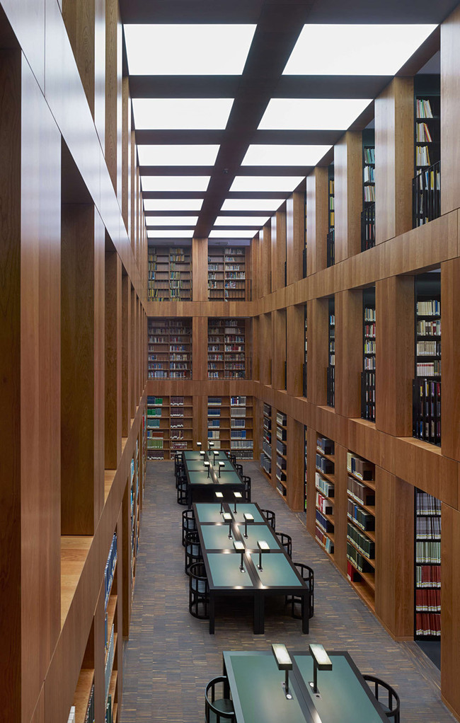 Folkwang Library (view of the reading room) Photo- Stefan Müller