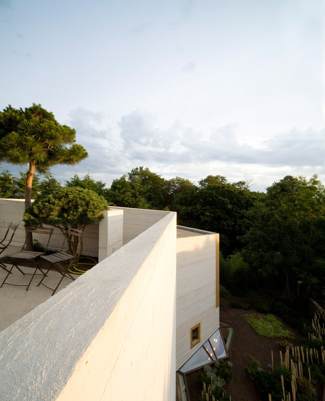 Winner of the 2012 Manser Medal: Maison L by Christian Pottgiesser - architecturespossibles (Photo: George Dupin)