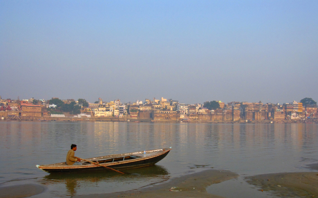 The morning sun, a view from the eastern bank