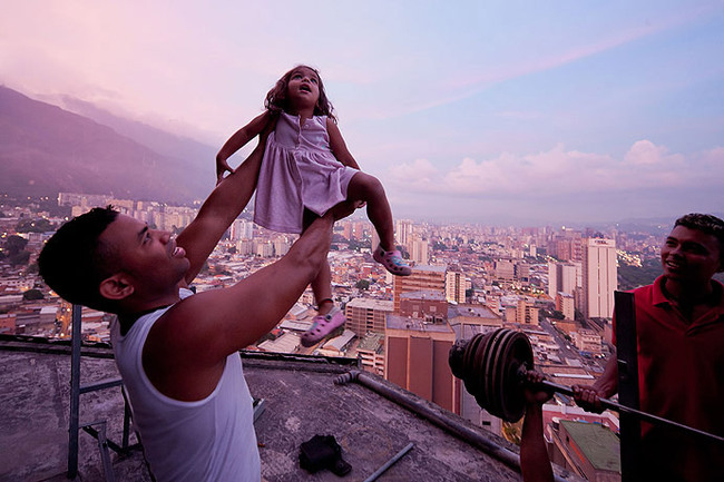 TORRE DAVID / GRAN HORIZONTE (Photo: Iwan Baan)