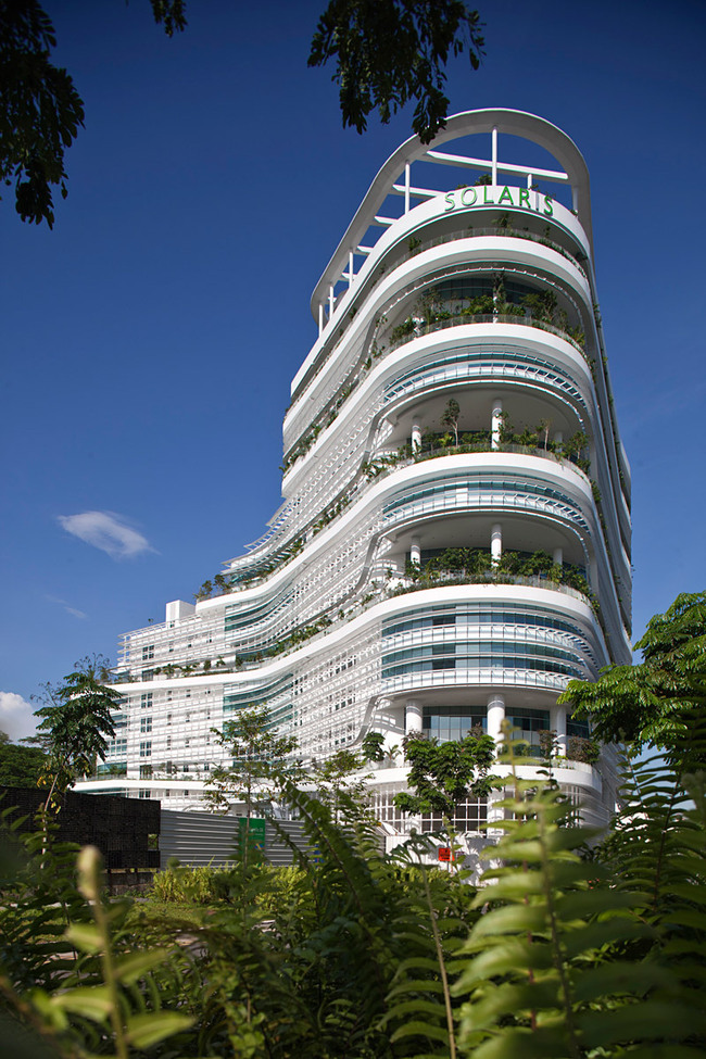 Solaris Fusionopolis 2B, One North, Singapore - TR Hamzah and Yeang (Photo: Albert Lim)