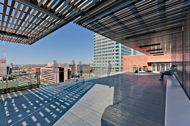 Shade Platform; Phoenix, AR by SmithGroupJJR (Photo: Liam Frederick)