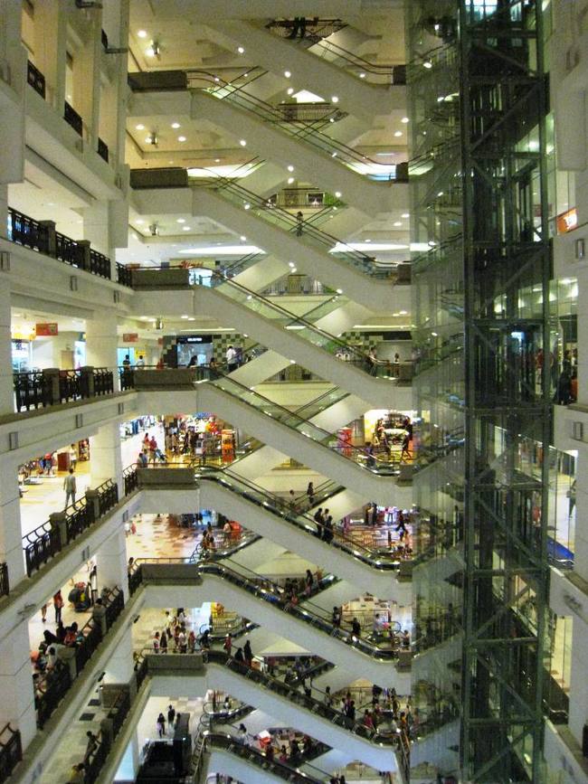 Berjaya Times Square, Kuala Lumpur, interior atrium (one of three main atria)