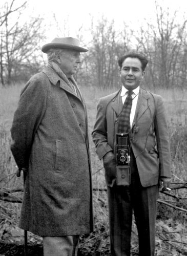 Frank Lloyd Wright and Pedro Guerrero, 1949. Credit- Keneji Domoto 