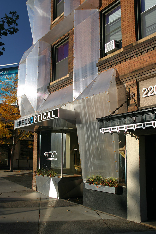 SPECS Optical Façade; Minneapolis, MN by Alchemy Architects (Photo: Geoffrey Warner and Scott Ervin)