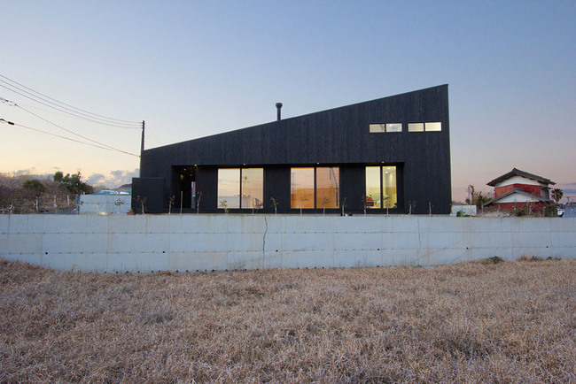 Onjuku Beach House in Onjuku, Japan by BAKOKO