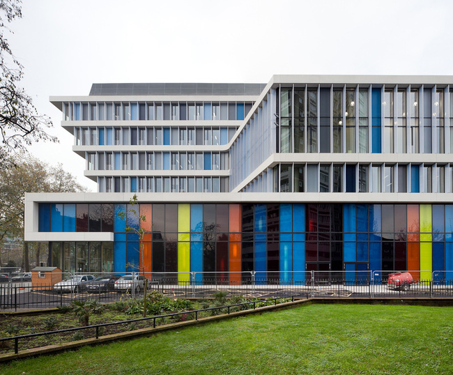 City of Westminster College in London, GB by schmidt hammer lassen architects (Acoustic ceilings: Troldtekt A/S; Photo: Adam Mørk)