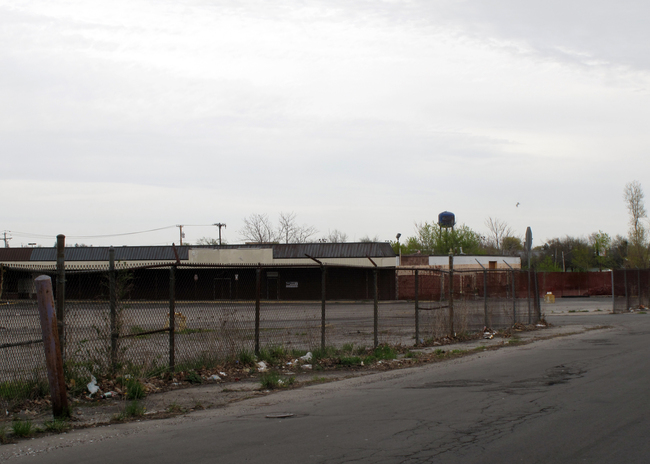 Their plan calls for the city to lift zoning restrictions on Buffalo's Central Park Plaza to allow city dwellers to create their own houses and/or workplaces. 